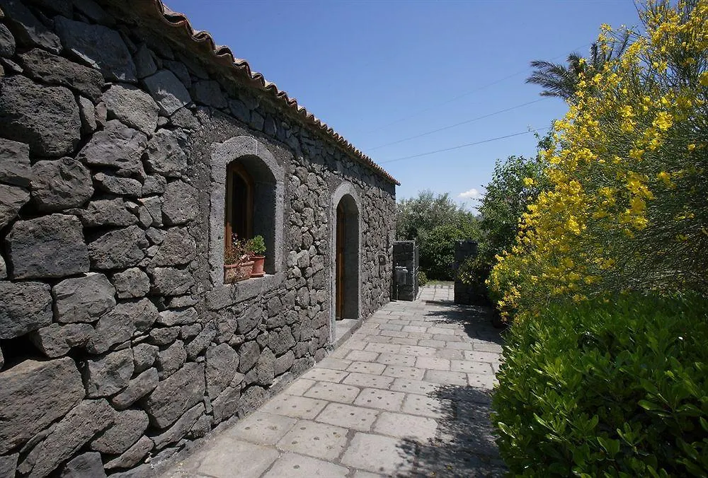 Casa Arrigo Villa Linguaglossa Italy