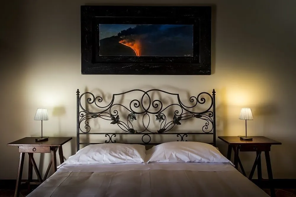 Casa Arrigo Villa Linguaglossa Italy